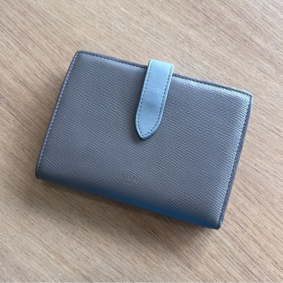 CELINE MEDIUM STRAP WALLET IN BICOLOUR GRAINED CALFSKIN - Picture 9 of 10